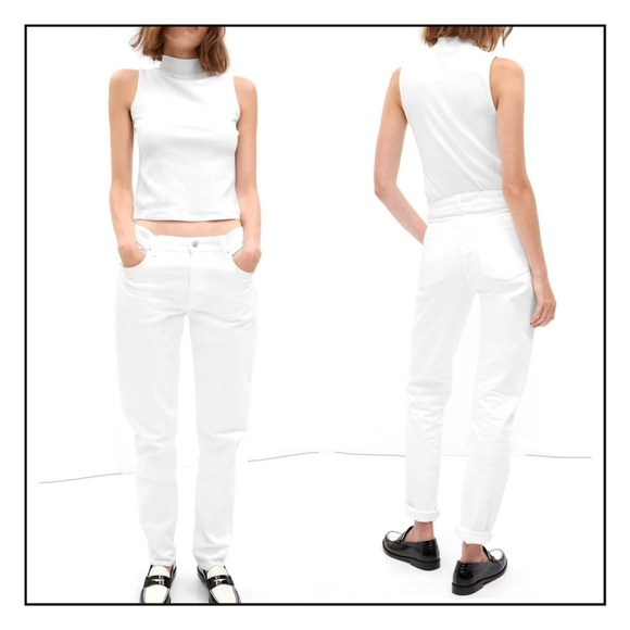 NWT GAP Mid Rise Girlfriend Jeans in White Denim - Picture 2 of 6